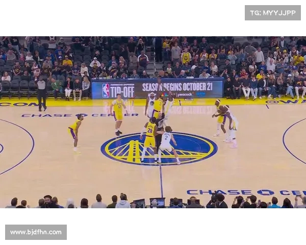 勇士与湖人对决,NBA季后赛迎来最大看点 勇士与湖人对决,NBA季后赛迎来最大看点